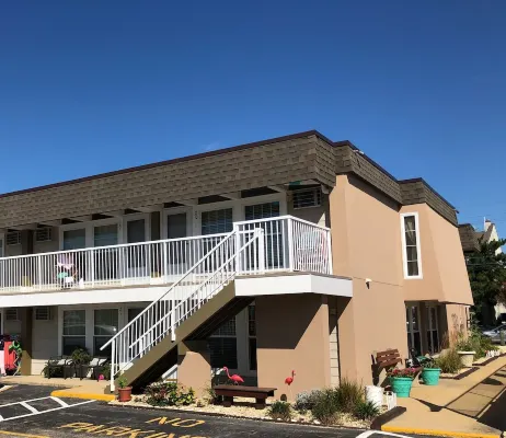 Heated Pool , One Block to Private Beach
