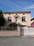 Maison Calme et Tranquille Avec Terrasse, Jacuzzi et Climatisation aux Chambres