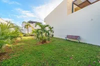 Sea view Apartment in Vista Vela 1 close by Costco.