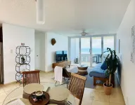 Relax in this comfortable apartment with Oceanview on the 21st floor
