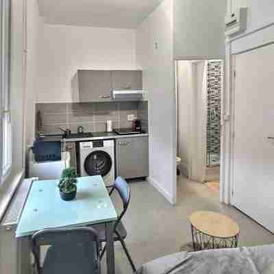 Superbe Studio 3 Face Gare Avec Wifi et Proche Toutes Commodités Others