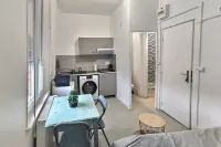 Superbe Studio 3 Face Gare Avec Wifi et Proche Toutes Commodités