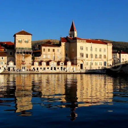 Cozy family-friendly apt. in the center of Split,10 min walk to the Dioc.Palace