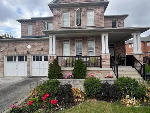 2 Bedroom Apartment - AFull space with access to backyard, patio, and firepit