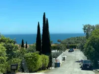 30% OFF! Malibu Serene Cottage w/King Bed • Beach View • BBQ