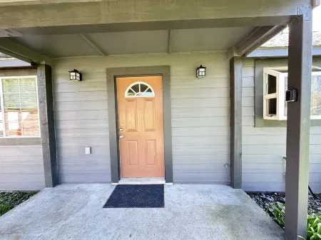 Enjoy this cozy family-style home along the Klamath River, just off HWY 101!