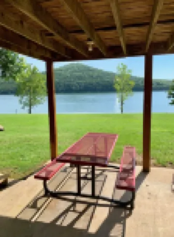 6 Bedroom Home - Lake Front , Table Rock Lake, Mo. Hotels in Shell Knob