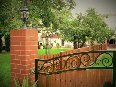 Mediterranean holiday house, Berlin Steglitz-Zehlendorf, 4 bedrooms, 11 persons Hotels in Lichterfelde