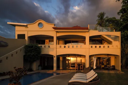 9 Bedroom Luxury Oceanfront Villa South End Of Jaco Beach.