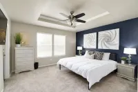 Cozy and Elegant 3 bed/2 bath/ neighborhood pool Hotel dekat Stapleton Park