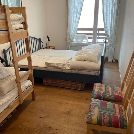 50 metres from the cable car, apartment with balcony, private collective parking, WIFI