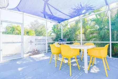 Sunset Palm•Pool•near Beach & 5th Avenue•Sleeps 16