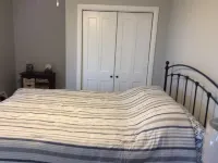 Fantastic Lake View! Quiet, Clean w/Deck, BBQ & Fire pit* Walk to 3 Wineries فنادق في Essex