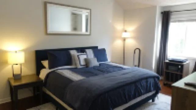 Townhouse 3bd 3.5 bth Auburn, AL Quiet area and pet friendly 1 mile from campus