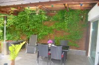 AusZeit guest apartment with terrace near the airport