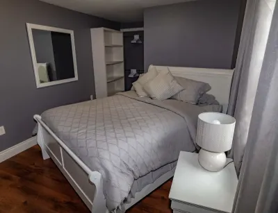 Nautical Themed one bedroom fully equipped apartment.
