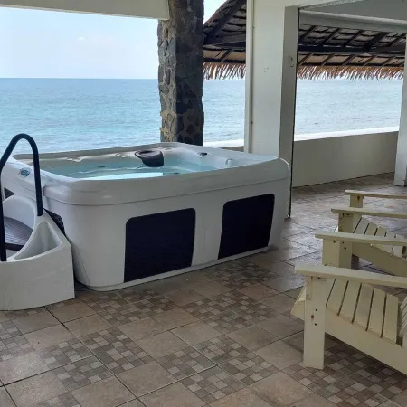 Villa Almarys - Oceanfront - 6 guests - pet friendly - at Stella, Rincón