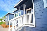 Family Retreat in the Village - Yard & Patio