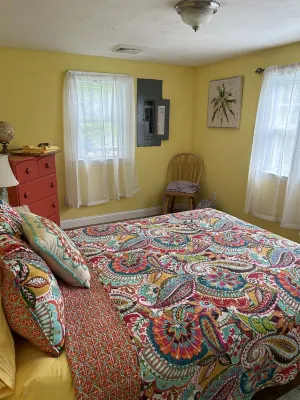 Charming Cape House in Bourne, 10 minutes to Beaches Hotels near Four Ponds Conservation Area