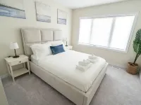 BRAND NEW 3 bedroom house minutes from Niagara Falls Hotels in Thorold