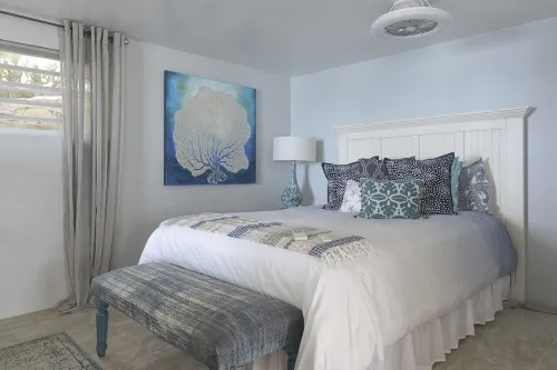 Studio directly on the Cane  Bay Beach ! Wake up to the sounds of the waves !