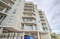 Colorful Beachfront Condo w/ Resort Amenities - Beach