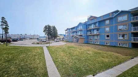 Misty Mountain Inn & Suites