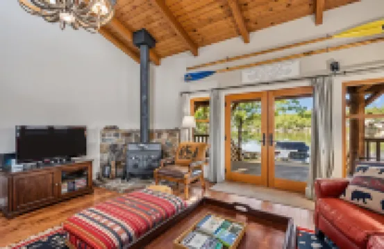 Marina Beach Lodge - Lakefront Home on Beach! Home