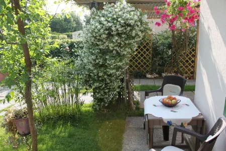 Venice Holiday Home, free wi-fi, private garden, romantic and affordable.
