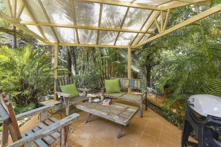 Azura Beach House B&B Отели рядом с достопримечательностью «Port Macquarie Observatory»