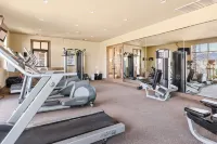 Cliff Side Retreat 2 Bedroom Condo - 4-Star