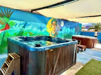 city Looft - Hot Tub
