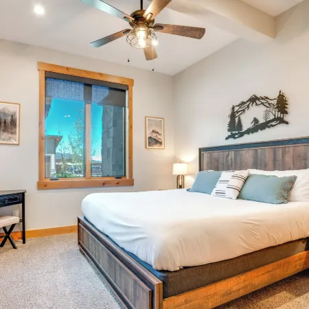 Fraser Adventure Base! Condo Near Hiking & River