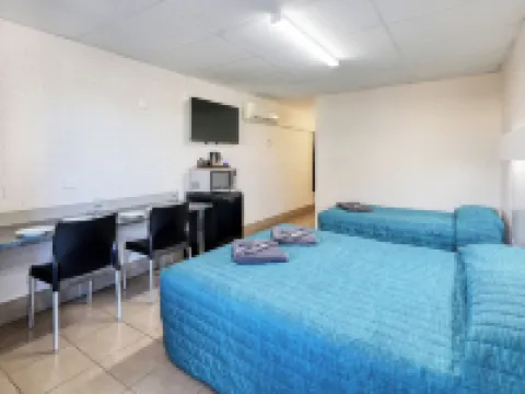 โมเทล 707 โรงแรมในเอเมอรัลด์