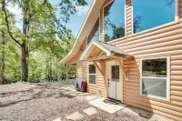 Sip, Hike and Explore Sleek Retreat in Cleveland!