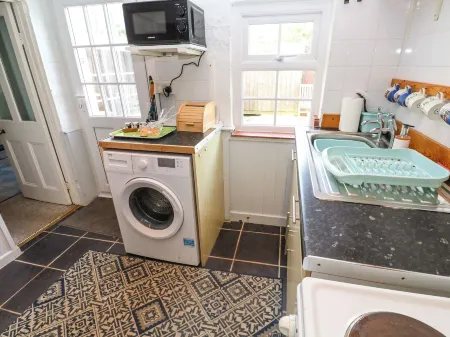 Brick Cottage Отели рядом с достопримечательностью «Housel Bay Beach»