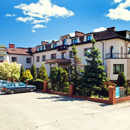 Hotel Arkadia Отели рядом с достопримечательностью «Бялолека»