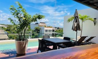 Moonshine Tulum Hotel & Hostel