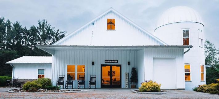 Pine Cove Treehouses & Cabins Hotels in Holmes County