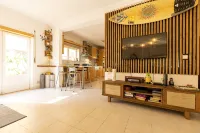 Pineapple Surf House Hotels in Atouguia da Baleia