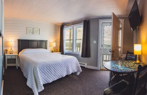 熊皮頸汽車旅館