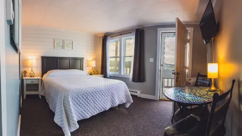 Bearskin Neck Motor Lodge Hotels in Rockport