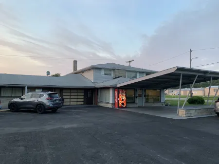 Gas Lite Motel Lawrenceville Отели в г. Венсен