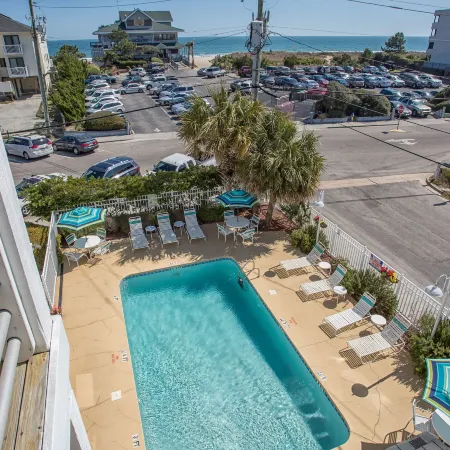 Sandpeddler Inn and Suites