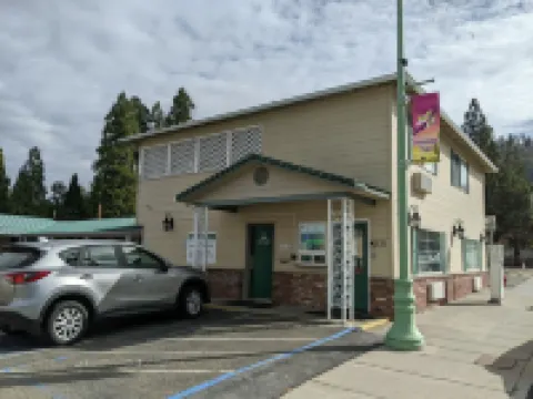 Hi-Lo Motel, Cafe and RV Park Hoteles en Weed