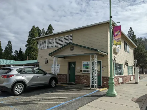 Hi-Lo Motel, Cafe and RV Park Hotels in Weed