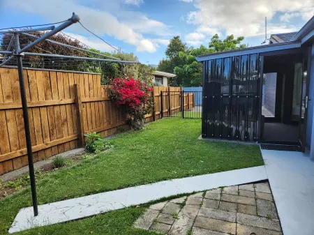 Three 64 - Close to shops, park and cafe's