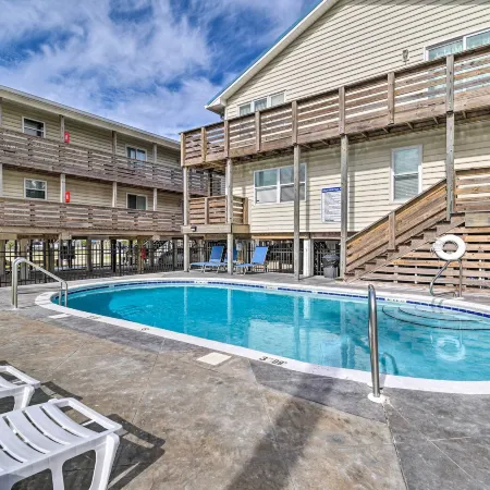 Gulf Shores Condo w/ Pool & Grill: Walk to Beach!