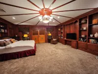 Red Mountain Manor Vineyard and Guesthouse Hotels in Corrales