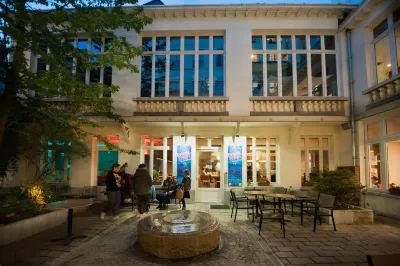 Jacques Brel Hostel Hotels near Autoworld